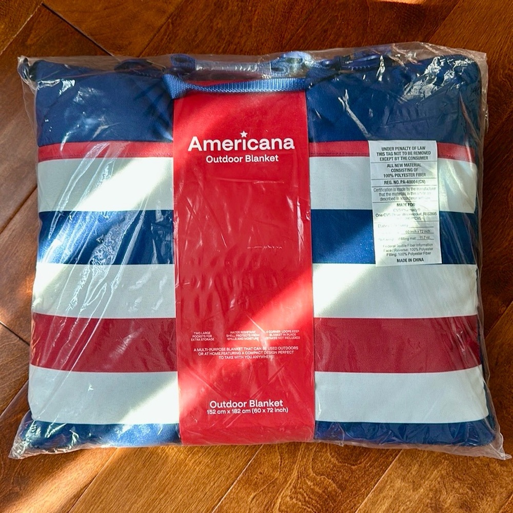 Outdoor Blanket with Compact Design and Straps  NEW